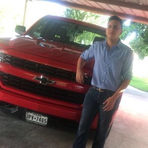 Meet your Posher, Adrian cazares